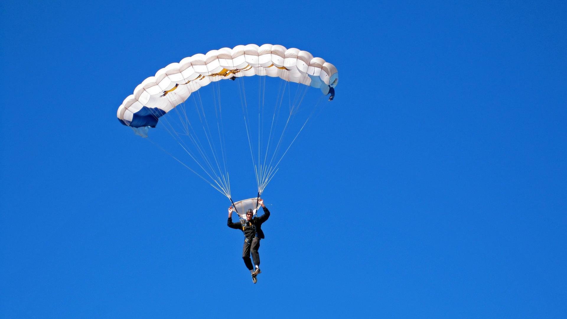 特色足球文化创意产业快速发展，助力文化产业繁荣，足球文化氛围